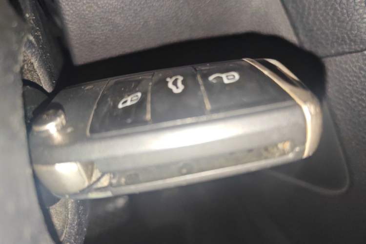 Used Volkswagen Golf 2016 230TSI Automatic Comfort Version Vehicle Key