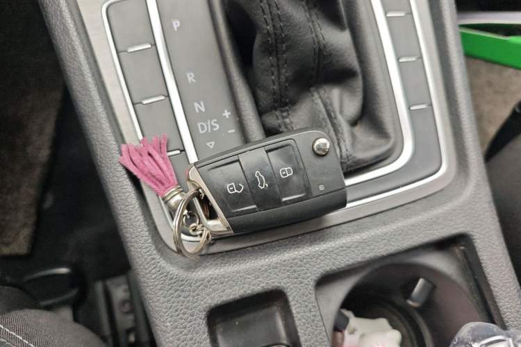Used Volkswagen Golf 2016 230TSI Automatic Luxury Version Vehicle Key