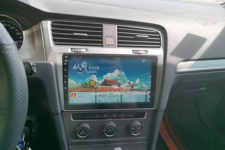 Used Volkswagen Golf 2016 230TSI Automatic Comfort Version Audio And AC Panel