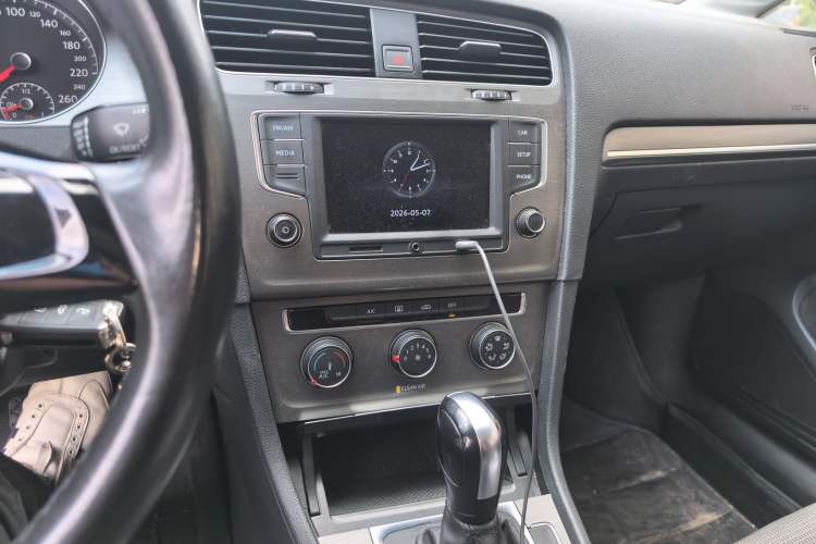 Used Volkswagen Golf 2016 1.6L Automatic Comfort Model Audio And AC Panel