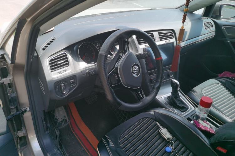 Used Volkswagen Golf 2016 230TSI Automatic Comfort Version Driver Seat