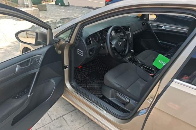 Used Volkswagen Golf 2016 1.6L Automatic Comfort Model Driver Seat