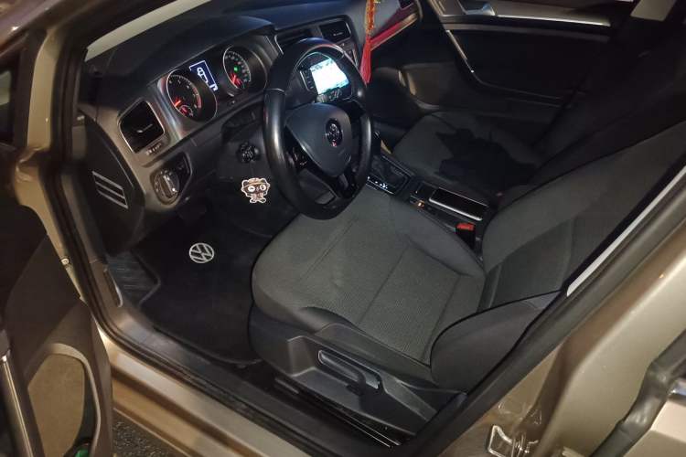 Used Volkswagen Golf 2016 1.6L Automatic Comfort Model Driver Seat