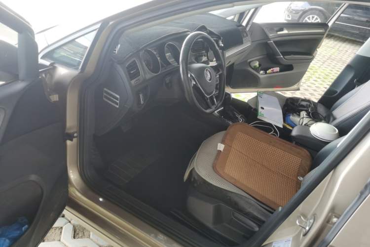 Used Volkswagen Golf 2016 230TSI Automatic Comfort Version Driver Seat