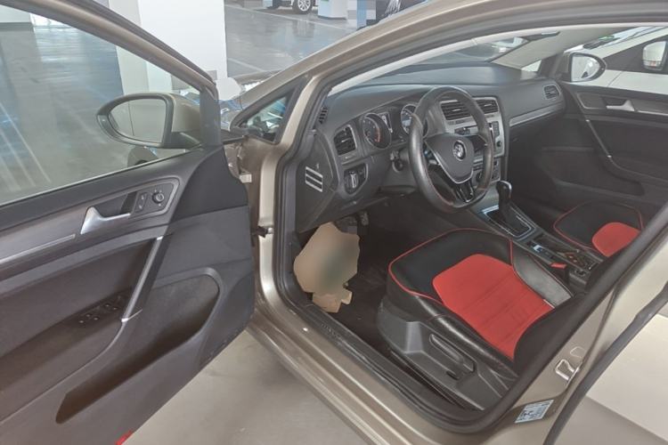 Used Volkswagen Golf 2016 1.6L Automatic Comfort Model Driver Seat