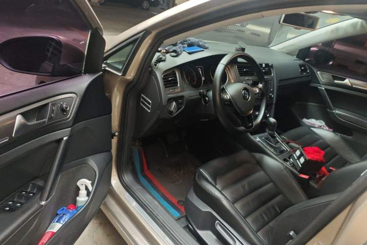 Used Volkswagen Golf 2016 230TSI Automatic Luxury Version Driver Seat