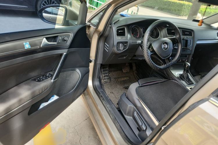 Used Volkswagen Golf 2016 230TSI Automatic Comfort Version Driver Seat