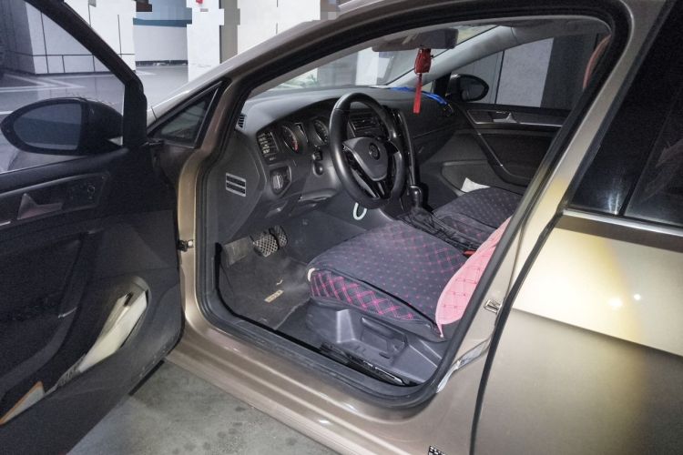 Used Volkswagen Golf 2016 1.6L Automatic Comfort Model Driver Seat