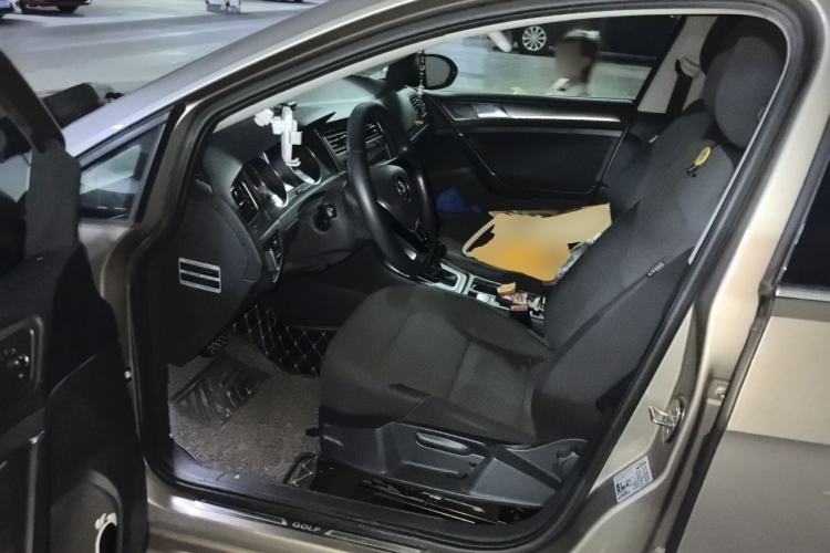 Used Volkswagen Golf 2016 230TSI Automatic Comfort Version Driver Seat
