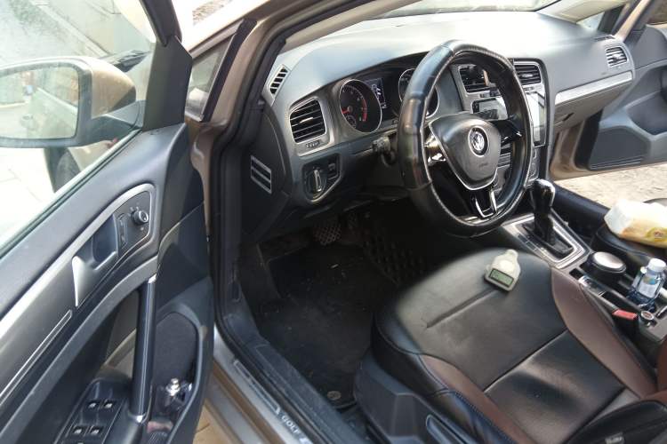 Used Volkswagen Golf 2016 230TSI Automatic Comfort Version Driver Seat