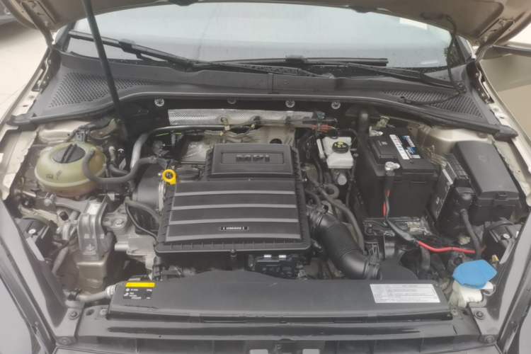 Used Volkswagen Golf 2016 1.6L Automatic Comfort Model Engine Bay