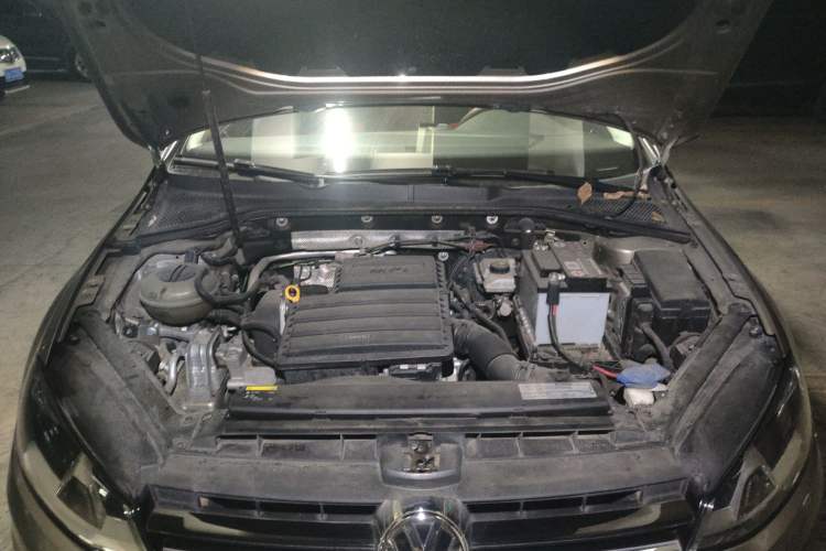 Used Volkswagen Golf 2016 1.6L Manual Fashion Edition Engine Bay
