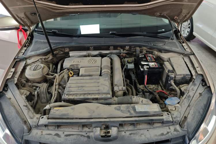 Used Volkswagen Golf 2016 230TSI Automatic Comfort Version Engine Bay