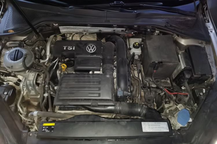 Used Volkswagen Golf 2016 230TSI Automatic Luxury Version Engine Bay