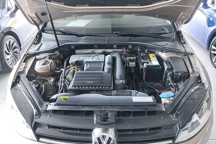 Used Volkswagen Golf 2016 230TSI Automatic Comfort Version Engine Bay