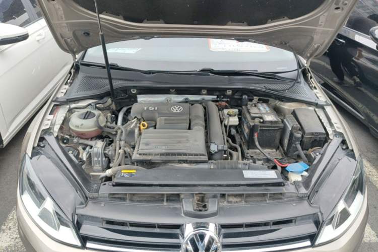 Used Volkswagen Golf 2016 230TSI Automatic Comfort Version Engine Bay