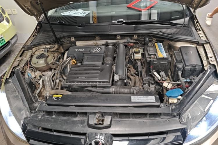 Used Volkswagen Golf 2016 230TSI Automatic Comfort Version Engine Bay