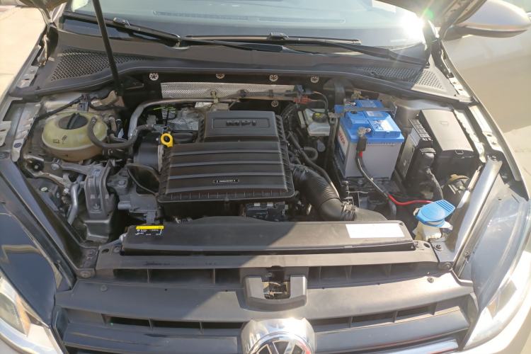 Used Volkswagen Golf 2016 1.6L Automatic Fashion Model Engine Bay
