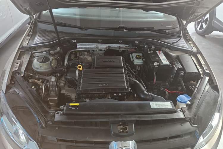 Used Volkswagen Golf 2016 1.6L Automatic Comfort Model Engine Bay