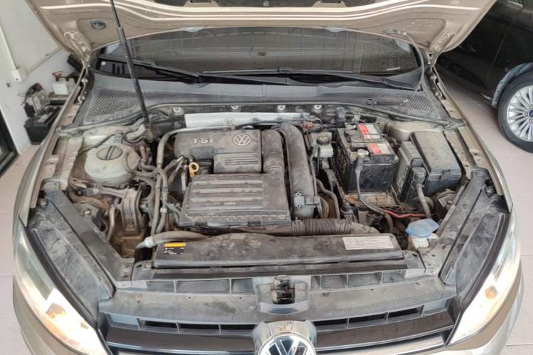 Used Volkswagen Golf 2016 230TSI Automatic Comfort Version Engine Bay
