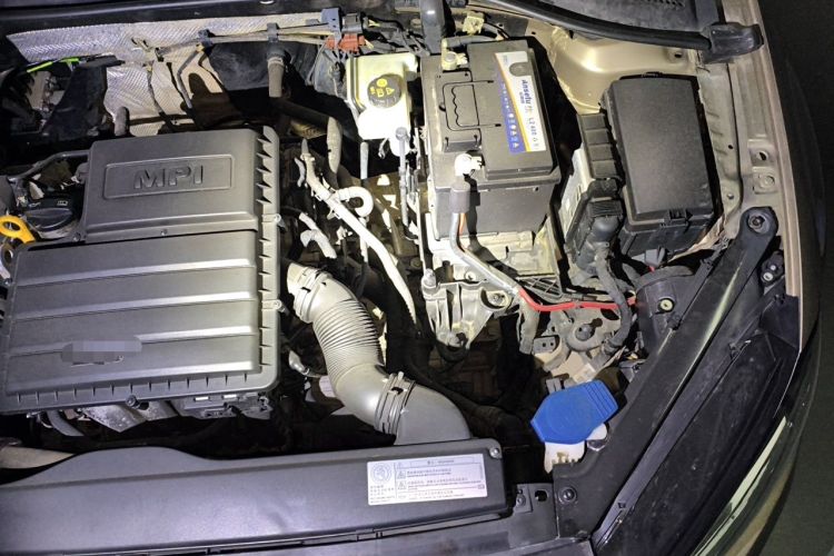 Used Volkswagen Golf 2016 1.6L Automatic Comfort Model Engine Bay Left
