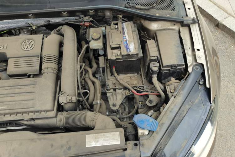 Used Volkswagen Golf 2016 230TSI Automatic Comfort Version Engine Bay Left