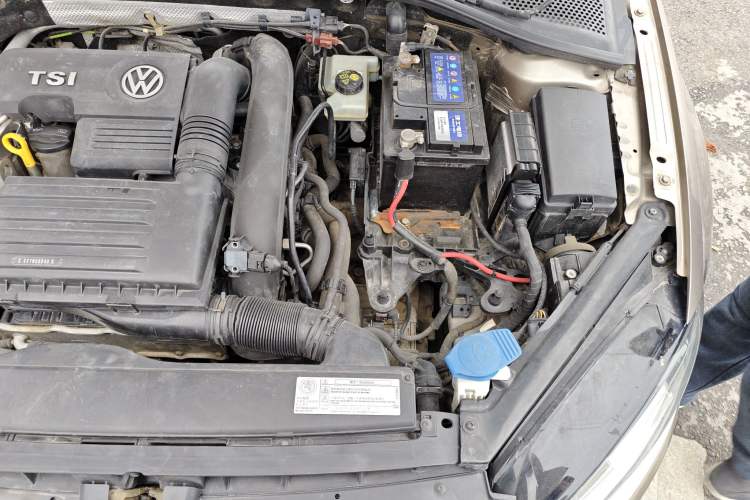 Used Volkswagen Golf 2016 230TSI Automatic Comfort Version Engine Bay Left