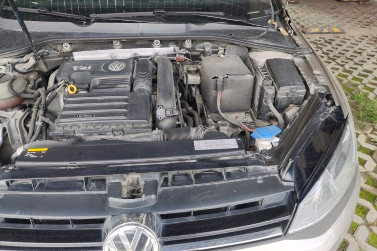 Used Volkswagen Golf 2016 230TSI Automatic Comfort Version Engine Bay Left