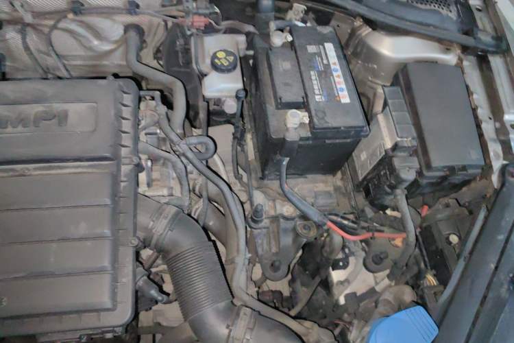 Used Volkswagen Golf 2016 1.6L Automatic Comfort Model Engine Bay Left
