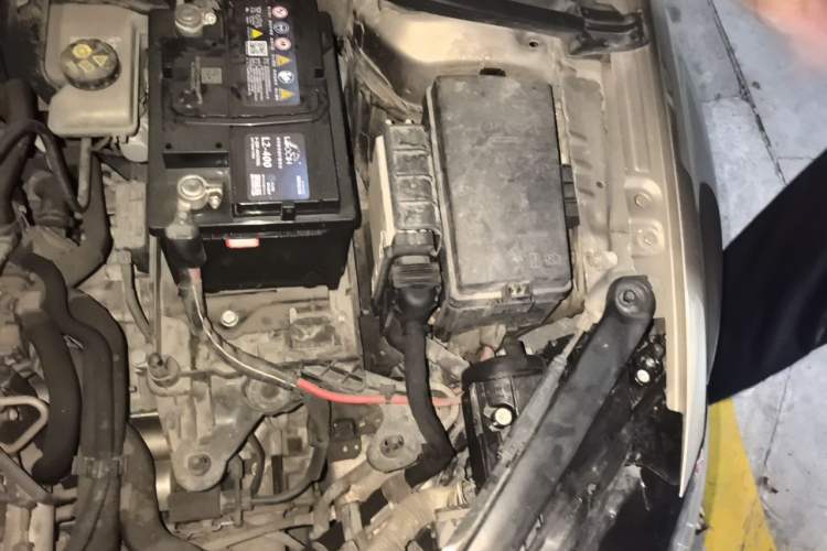 Used Volkswagen Golf 2016 230TSI Automatic Comfort Version Engine Bay Left