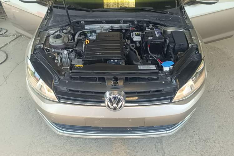 Used Volkswagen Golf 2016 1.6L Manual Fashion Edition Engine Bay