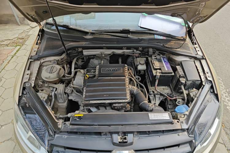 Used Volkswagen Golf 2016 1.6L Manual Fashion Edition Engine Bay