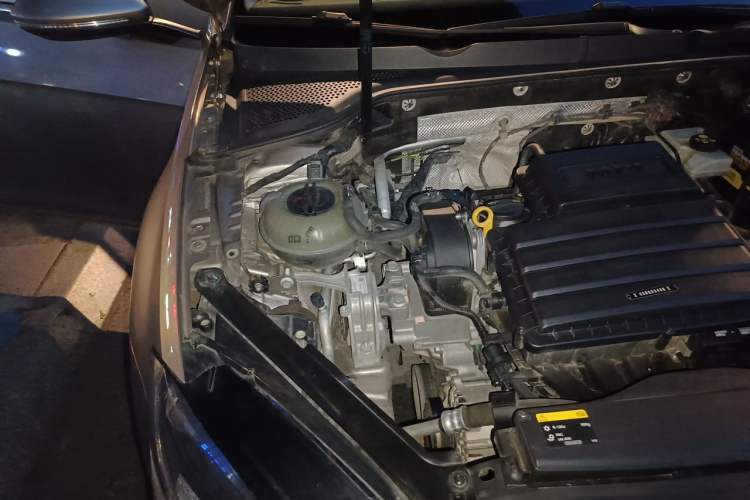 Used Volkswagen Golf 2016 1.6L Automatic Comfort Model Engine Bay Right