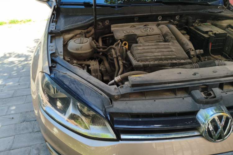 Used Volkswagen Golf 2016 230TSI Automatic Comfort Version Engine Bay Right