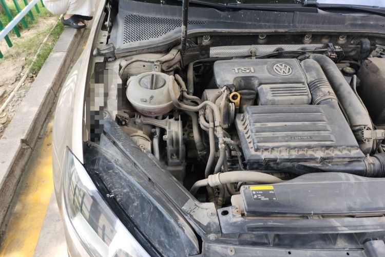 Used Volkswagen Golf 2016 230TSI Automatic Comfort Version Engine Bay Right