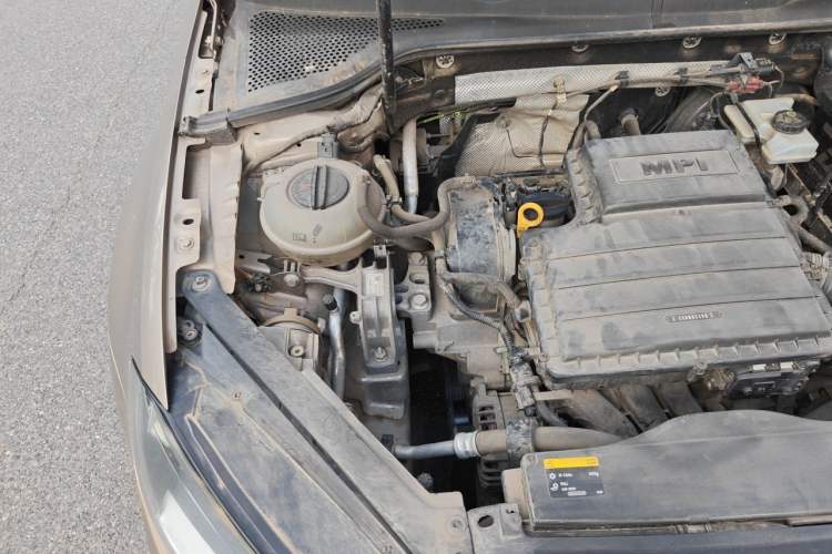 Used Volkswagen Golf 2016 1.6L Automatic Comfort Model Engine Bay Right