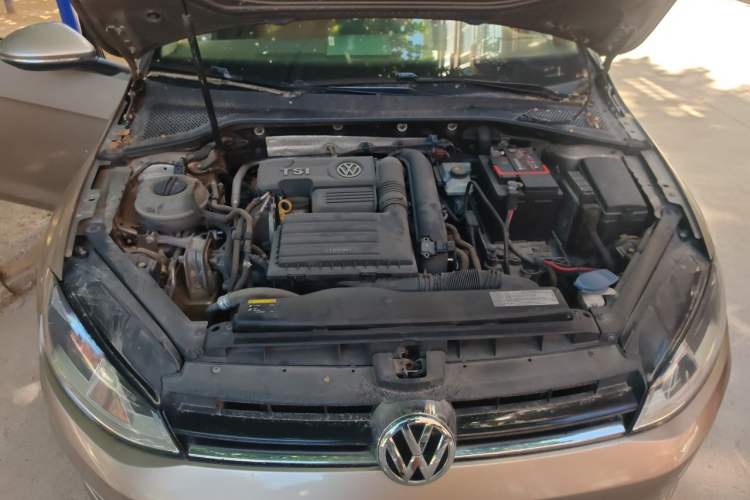 Used Volkswagen Golf 2016 230TSI Automatic Luxury Version Engine Bay