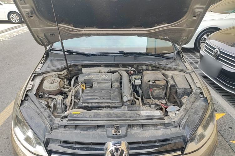 Used Volkswagen Golf 2016 230TSI Automatic Luxury Version Engine Bay
