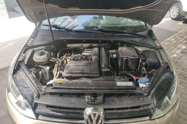 Used Volkswagen Golf 2016 230TSI Automatic Luxury Version Engine Bay