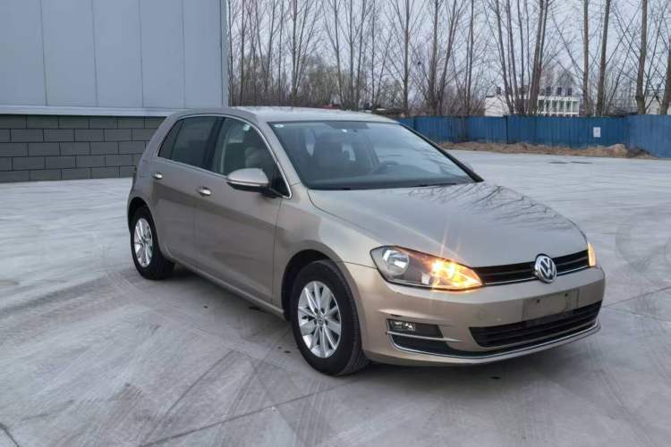 Used Volkswagen Golf 2016 1.6L Automatic Fashion Model Exterior 5