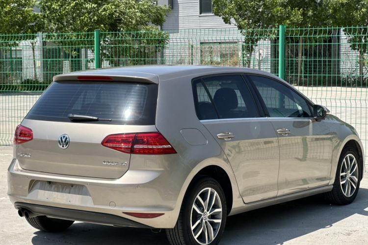 Used Volkswagen Golf 2016 230TSI Automatic Luxury Version Exterior 5