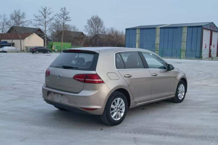 Used Volkswagen Golf 2016 1.6L Automatic Fashion Model Exterior 6