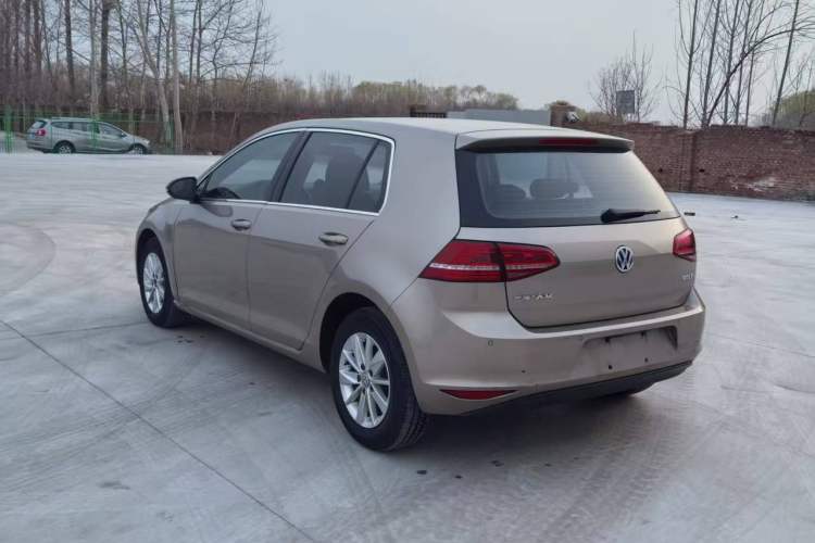 Used Volkswagen Golf 2016 1.6L Automatic Fashion Model Exterior 8