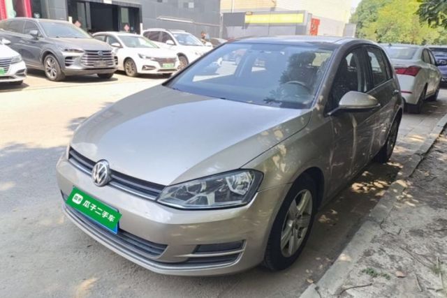 Ojetý Volkswagen Golf 2016 1.6L Automatic Comfort Model