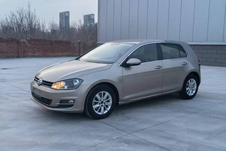 Used Volkswagen Golf 2016 1.6L Automatic Fashion Model Guazi used car, China used car export, Used car for sale, Used  cars, Cheapest cars for sale
