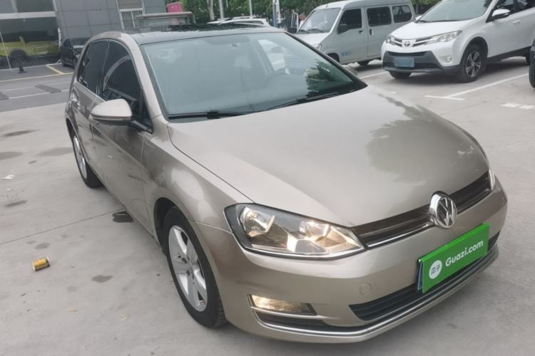 Used Volkswagen Golf 2016 1.6L Automatic Comfort Model Front Right 45 Deg