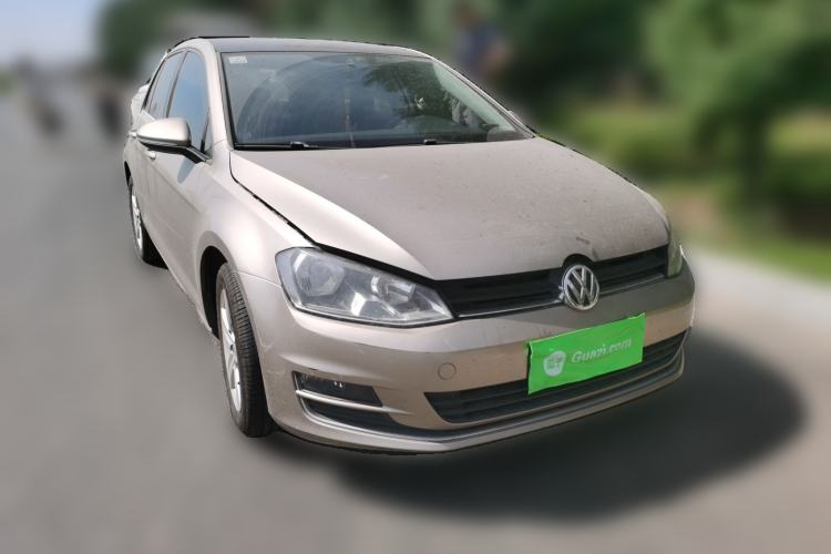 Used Volkswagen Golf 2016 230TSI Automatic Comfort Version Front Right 45 Deg