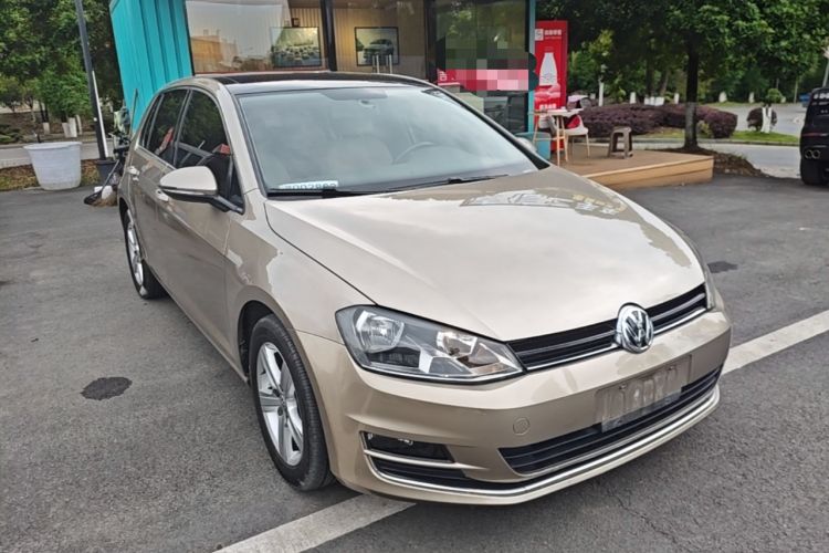 Used Volkswagen Golf 2016 1.6L Automatic Comfort Model Front Right 45 Deg