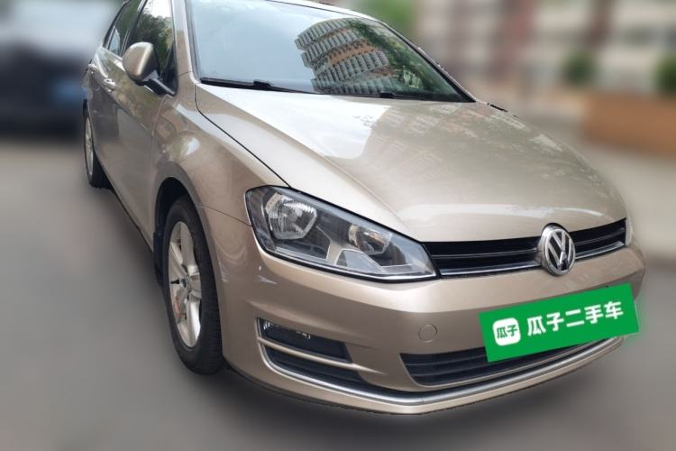Used Volkswagen Golf 2016 230TSI Automatic Comfort Version Front Right 45 Deg