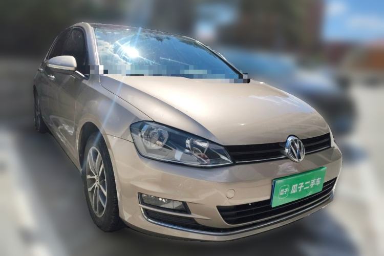 Used Volkswagen Golf 2016 230TSI Automatic Luxury Version Front Right 45 Deg
